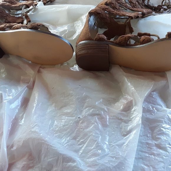 Joyfolie brown gladiator sandals/size 1Y - Picture 5 of 5